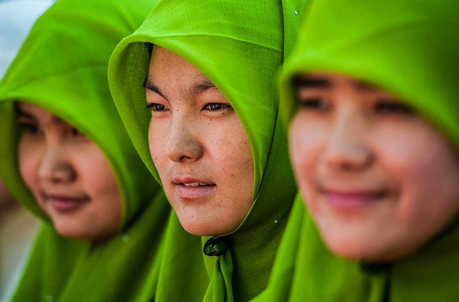 Dali, muzułmanki występujące na festiwalu prezentującym lokalne grupy etniczne (Yunnan (Chiny) 2012, część 1/2)